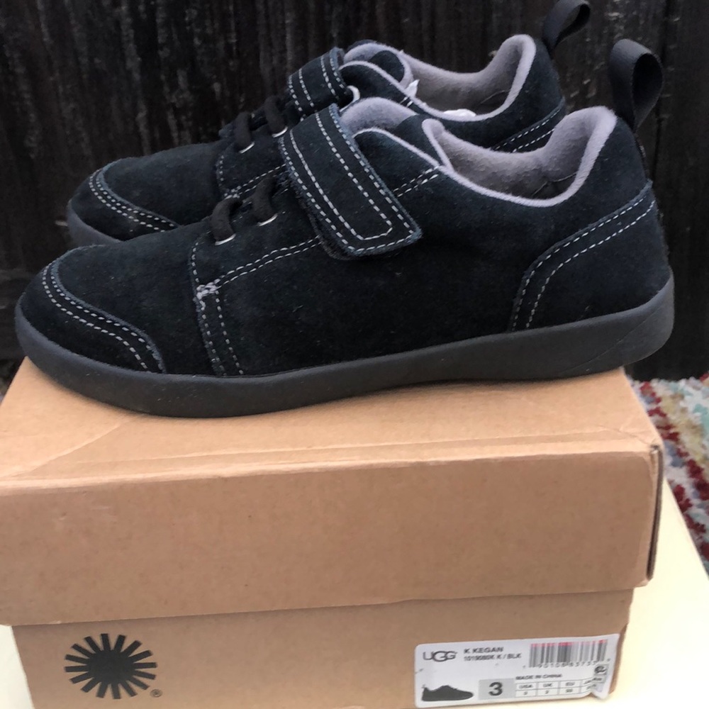 Kids black suede UGG KEGAN shoes with Velcro